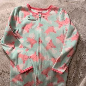 Size 4T girls one piece pajamas.  NEW with tags